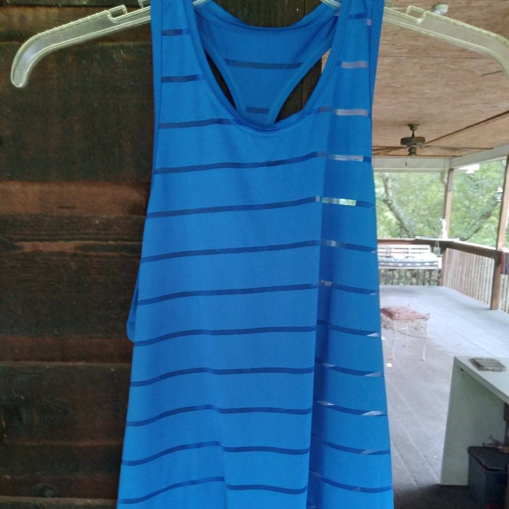 Athletic shirt women size Small blue